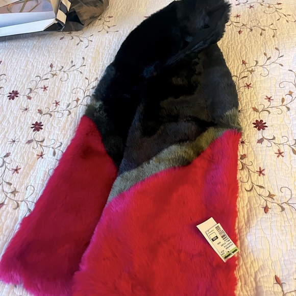 Ann Taylor Accessories - NEW with tag, Ann Taylor NEVER worn faux fur crossover scarf! Black Red Olive